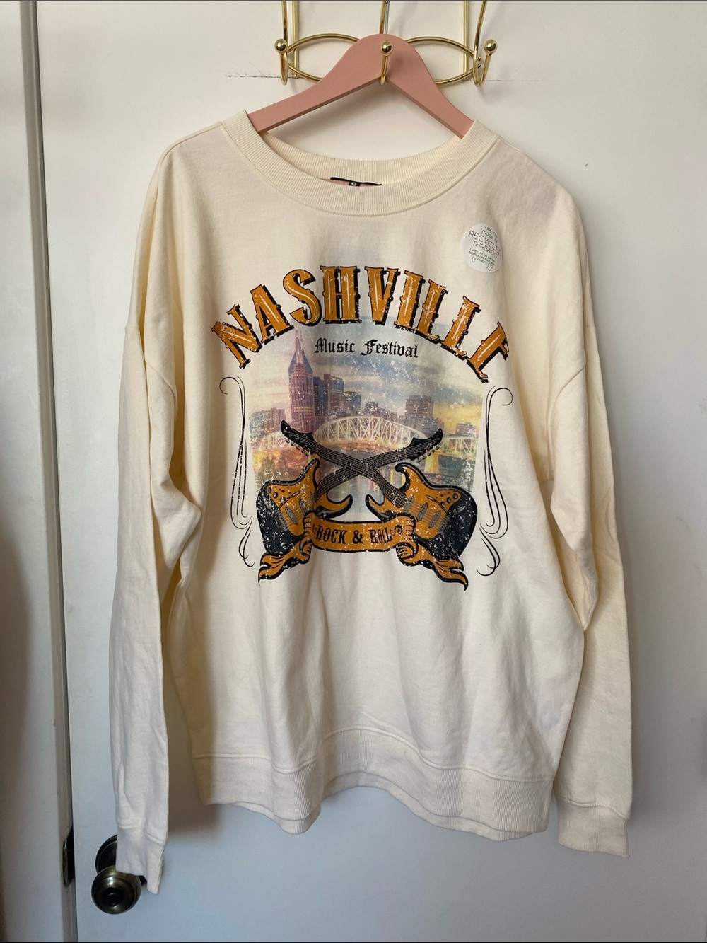 🤎 NWT Nashville Crewneck Graphic Sweatshirt!